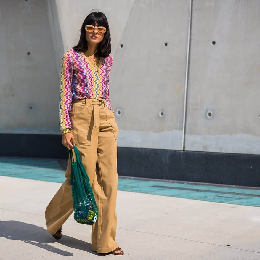 STYLE DU MONDEさんのインスタグラム写真 - (STYLE DU MONDEInstagram)「Maria Bernad wearing @desigual. . . #newyork #fashionweek #desigual #khaki #purple  #outfits #looks #leather #streetstyle #streetfashion #mode #styledumonde」9月8日 21時03分 - styledumonde