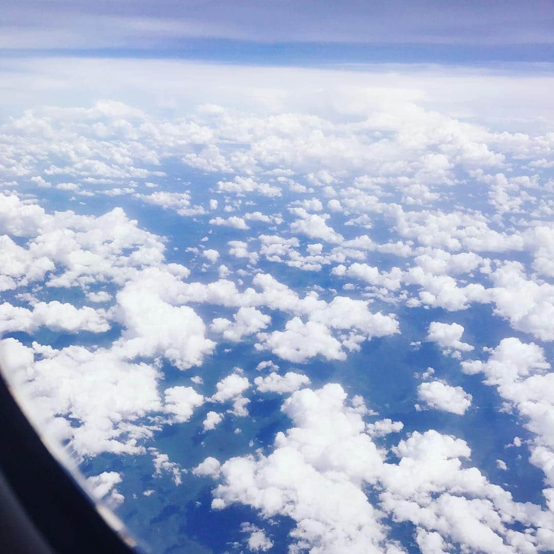 山田佳子さんのインスタグラム写真 - (山田佳子Instagram)「#雲 #見てるだけで #癒される #ふわふわ #雲の上は #いつも晴れ」9月8日 13時02分 - yoshiko117