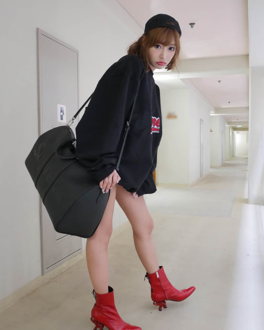 明日花キララのインスタグラム：「bye-💚👋🏽👧🏽🍬」
