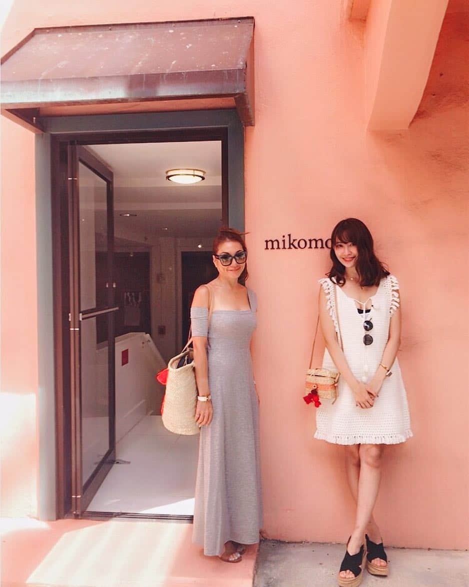 小嶋陽菜さんのインスタグラム写真 - (小嶋陽菜Instagram)「マキさんとmikomoriにいってきたよ❤️偶然私服で私たちが着ているのもmikomoriのお洋服😊」9月9日 11時41分 - nyanchan22