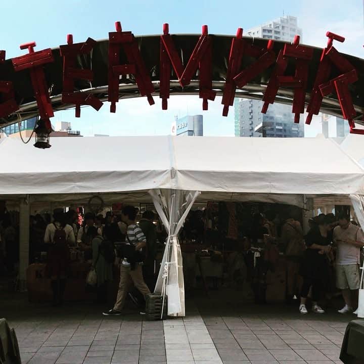 鴨志田由貴のインスタグラム：「正面ゲートスモークが出てるのがわかる？？カメラだとあまり映らないな〜。#steampark #steampunk #スチームパーク」