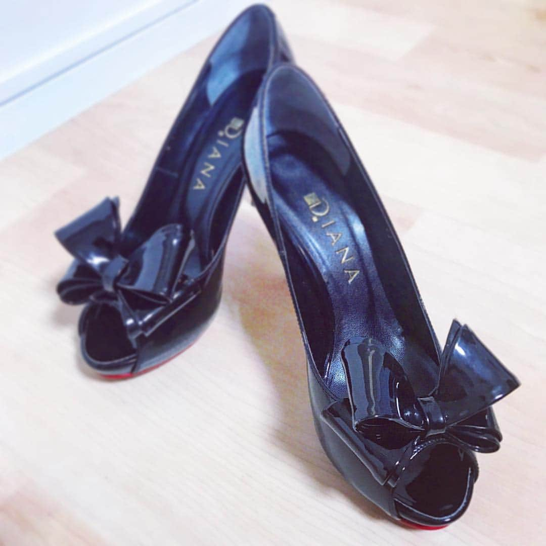 希咲智美さんのインスタグラム写真 - (希咲智美Instagram)「可愛い💗 可愛すぎて履けない( ; _ ; )/~~~ #diana #shoes #hiheels #socute #presents #mother #thanksgiving」10月4日 19時53分 - tomomiii_0509