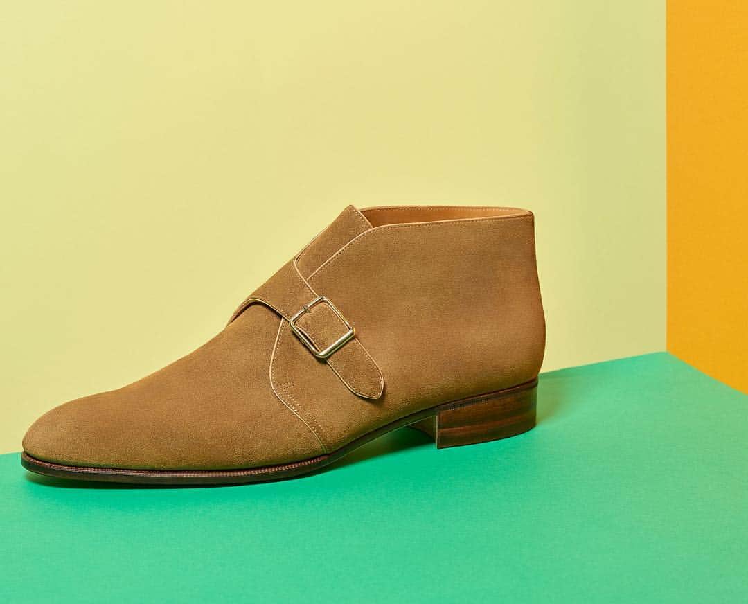 マサロのインスタグラム：「Get your feet ready for Fall.  #massaro #handmade #shoes #madetomeasure #bespoke #fall #suede #leather #buckle」