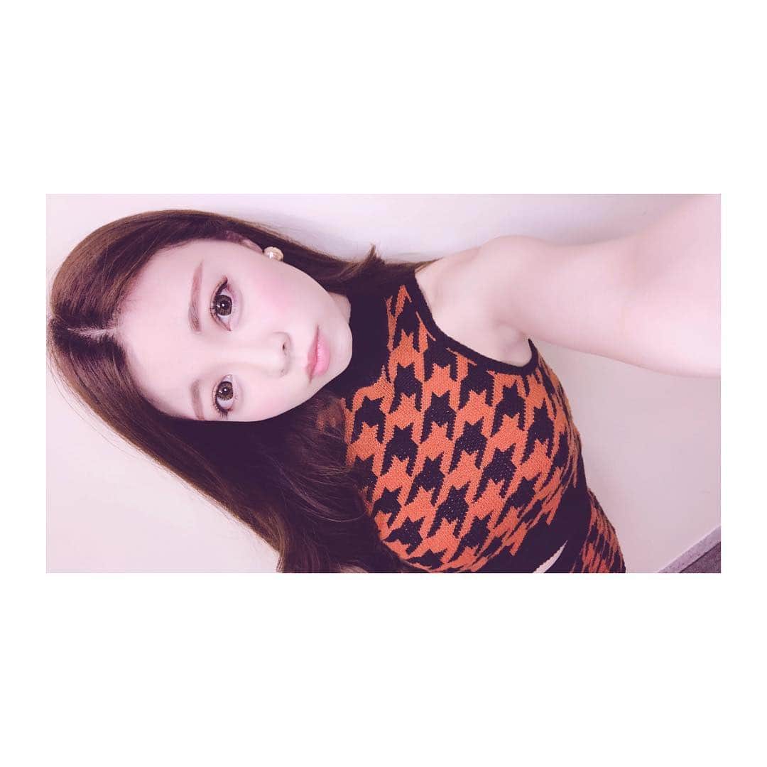 のインスタグラム：「久しぶりのこのセットアップ👗 - #衣装#dress#千鳥格子#セットアップ #歌謡曲#アイドル#idol#シンガー#Singer#昭和歌謡」