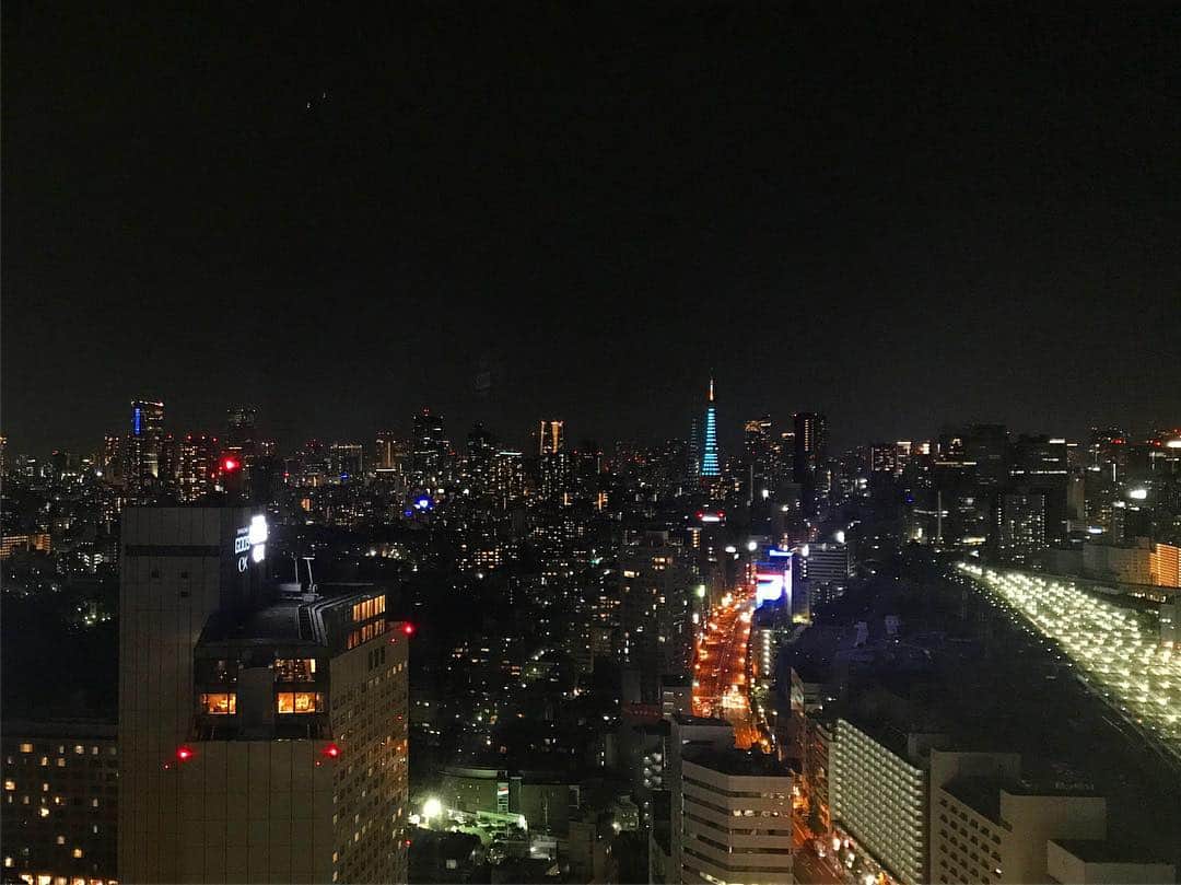 吉田夏海さんのインスタグラム写真 - (吉田夏海Instagram)「いつかの景色🗼🌃🌙 たまに高いところからみる東京は大都会ってかんじ🤳 #tokyo #tokyotower #nightview #beautiful #lovelyday」10月5日 0時41分 - natsumiiiiiiiiiii