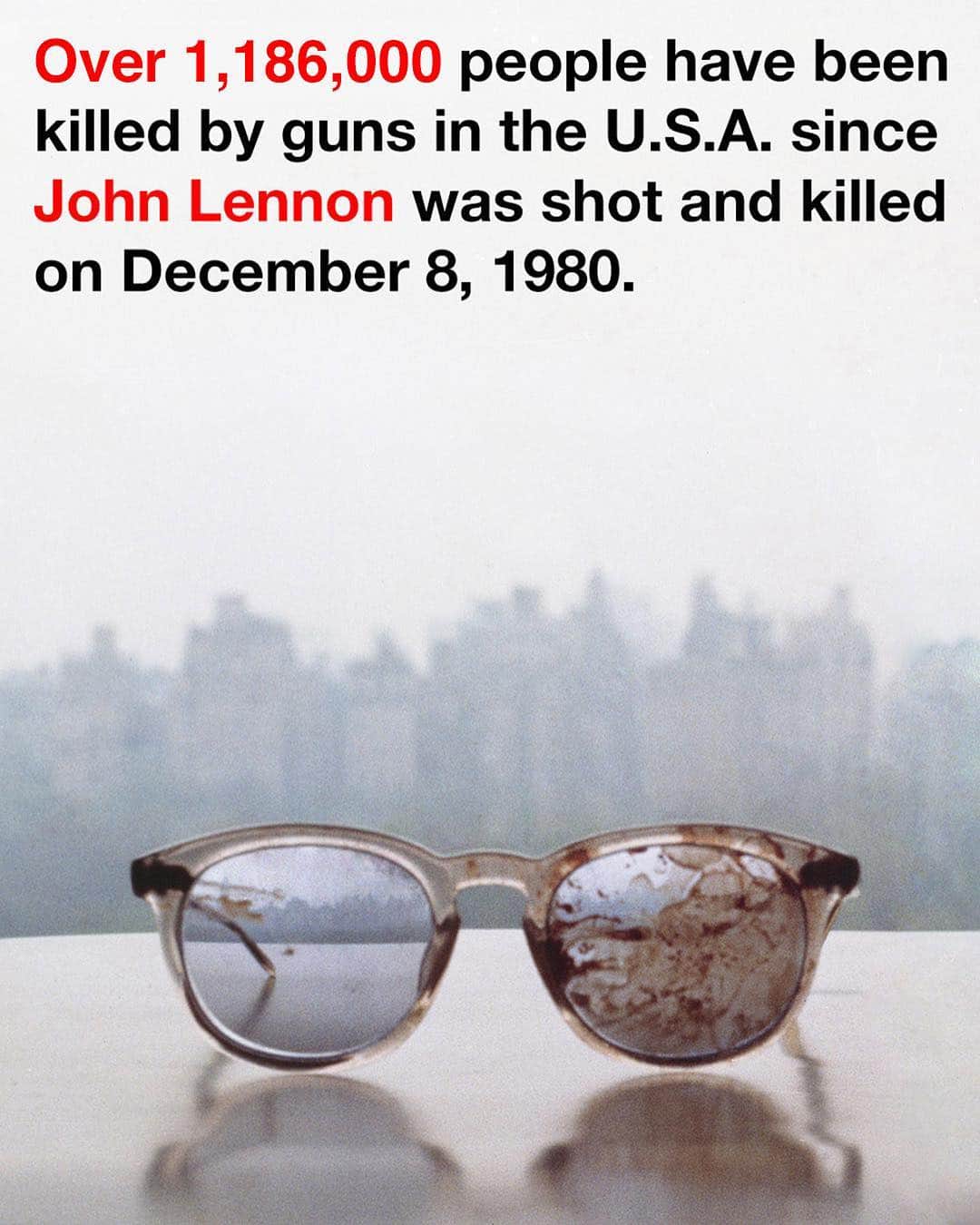 オノ・ヨーコのインスタグラム：「An average of 31,537 people are killed by guns in the USA every year. We are turning this beautiful country into a War Zone.  Together, let's bring back America, the green land of Peace.  The death of a loved one is a hollowing experience. After 36 years, our son Sean and I still miss him.」