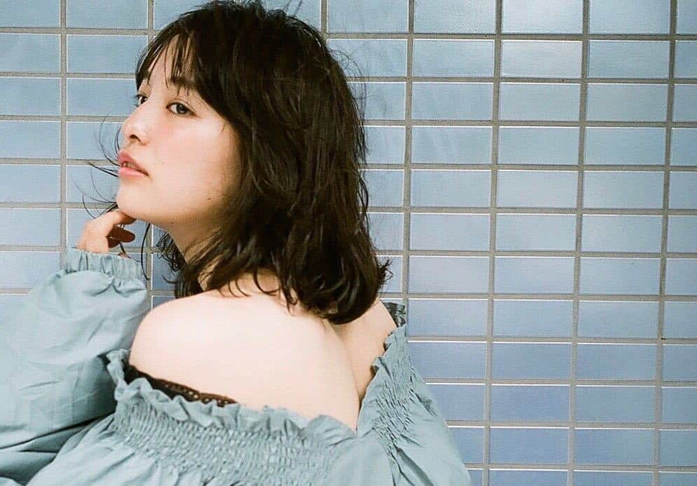 coccinelle.tokyoのインスタグラム：「📸@kotono218 . #メイク #コスメ #スキンケア #メイク動画 #メイクアップ #コスメ好き #プチプラコスメ #チーク #大人かわいい #セルフメイク #コスメマニア #オルチャン #シンプルネイル #アイライナー #ナチュラルメイク #新作コスメ #保湿 #コスメ紹介 #コスメレポ #コスメ好き #メイクブラシ #コスメデコルテ #スキンケア用品 #メイク道具 #メイク崩れ #メイク好き #コスメ購入品 #メイク中 #メイクポーチ #コスメ収納」