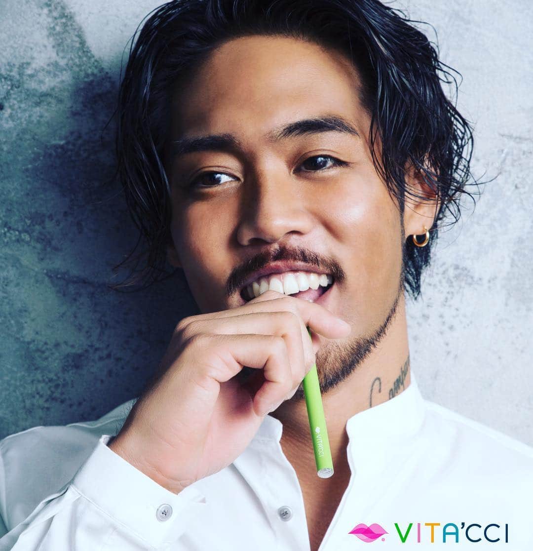 VITA'CCI_OFFICIALのインスタグラム：「VITA'CCI for Health🍀 #ビタッチ#vitacci#ビタミン#美容#健康#禁煙#お洒落#fashion #トレンド#ビタ男 #model #クラブ#夜遊び#パーリーピーポー#アイコス#セルフィー#ミナミ#パーリーナイト#ウルトラ#ultra2017#followme#自撮り」