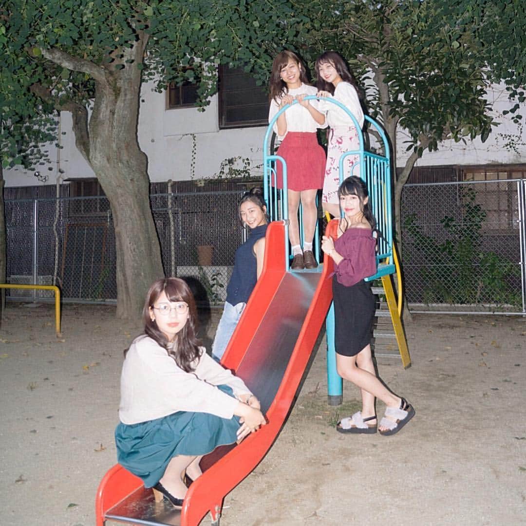 山根七星のインスタグラム：「* こんばんは🌙 今日の担当はNo.5 宮本夏花です。  私たち５人は今、11月19日の同志社女子大学 今出川キャンパスで行われる最終ステージに向けて日々頑張っております👩🏼💗 リハーサルの予定決めからドレスフィッティングに関して、最終日に向けての準備が始まりました！ 9月から始まったミスキャン活動。 早くも1ヶ月が経ちましたが私は日々ファイナリストのみんなに刺激を受け、応援してくださる方々 運営さんに感謝が募っております🙇🏼‍♀️🌹本当にありがとうございます。 まだ1回生で例年のミスキャンパスの活動を詳しく分からない部分もあるのですが、この機会にミスキャンパス自体を盛り上げ、同志社女子大学の素敵さを皆様にお届けできたらなと思っております☺️ まだまだよろしくお願いします😊」