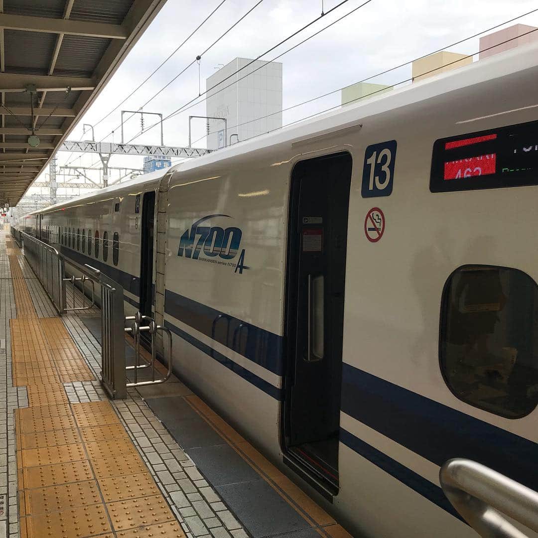大功建設のインスタグラム：「・ ・ お江戸へ ・ JBN政策調査部会に参加するために東京へ向かいます。国交省の住宅施策に関わる室長との意見交換があるので、しっかりと学び静岡に持ち帰りたいと思います。」