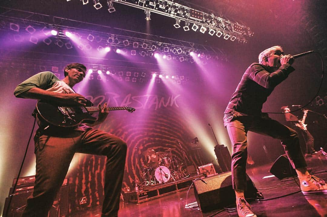 ダン・エストリンさんのインスタグラム写真 - (ダン・エストリンInstagram)「#summercamp #hoobastank 📷: @cazrowaoki  #musicman #ernieball」10月6日 10時27分 - danielestrin