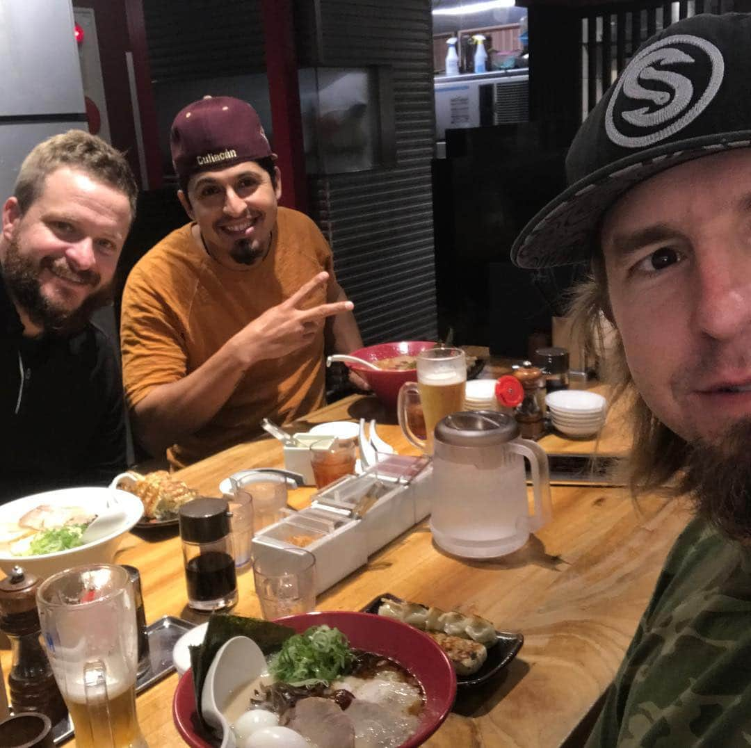 ブラッド・エルドレッドのインスタグラム：「Dinner tonight at Ippudo with these 🤡's #ramen #happyfood #gyozafordays #🍜@rpollop@brasier70#respect」