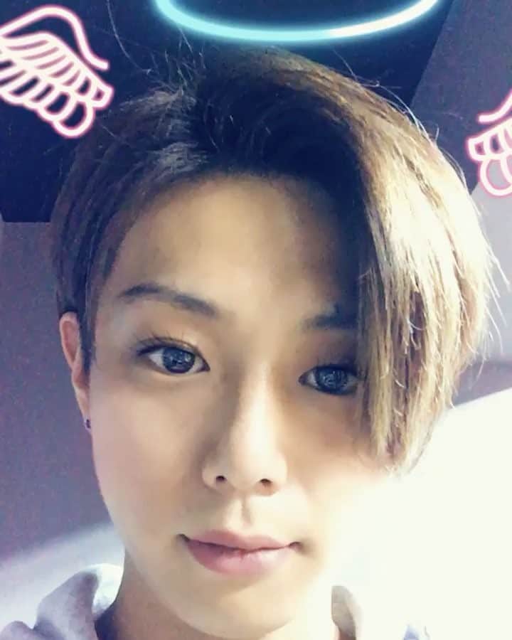 五十嵐麻朝のインスタグラム：「32歳オカマ。💋」
