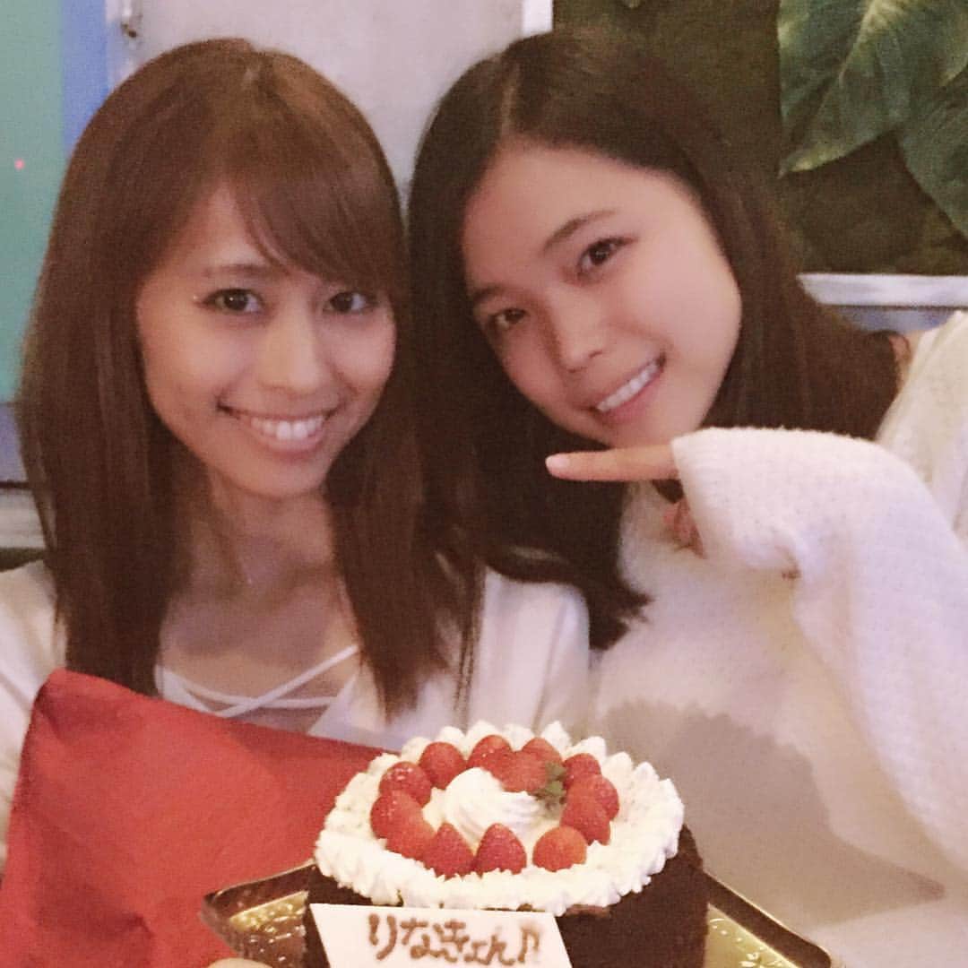 亀井理那のインスタグラム：「まさかの、11月1日生まれの茂木里奈さんのサプライズバースデー！😁😁 りなりなコンビ！笑 初めましてで私より2歳上だけど、めちゃ優しくて良い人💓 早めにおめでとうございます🎂🎉 #茂木里奈 #バースデー#りなりなコンビ #出会いに感謝」