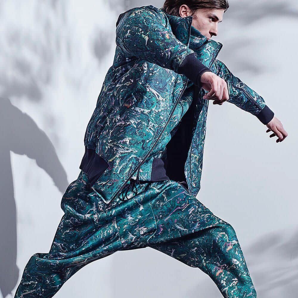 ワイスリーのインスタグラム：「Y-3 Future Sport AOP Bomber. Featuring a digitally altered photo print.  #adidas #Y3」