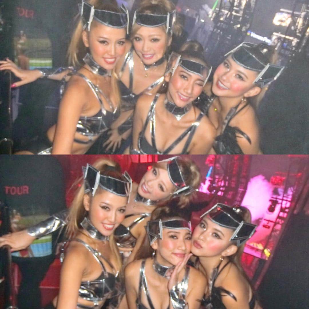 カレンさんのインスタグラム写真 - (カレンInstagram)「今日はこの４人で踊ります👯💖 Kanaeさん、Kazueさん、Sakura、Karen🍭 ウルトラのステージ裏で撮った写真✨ 今夜は、渋谷 @club_camelot 12周年 Anniversary Party🎉 camelotに大集合お願いします💖 #cyberjapan #cyberjapandancers #selfie #camelot #dancer #shibuya」10月7日 0時03分 - cjd_karen