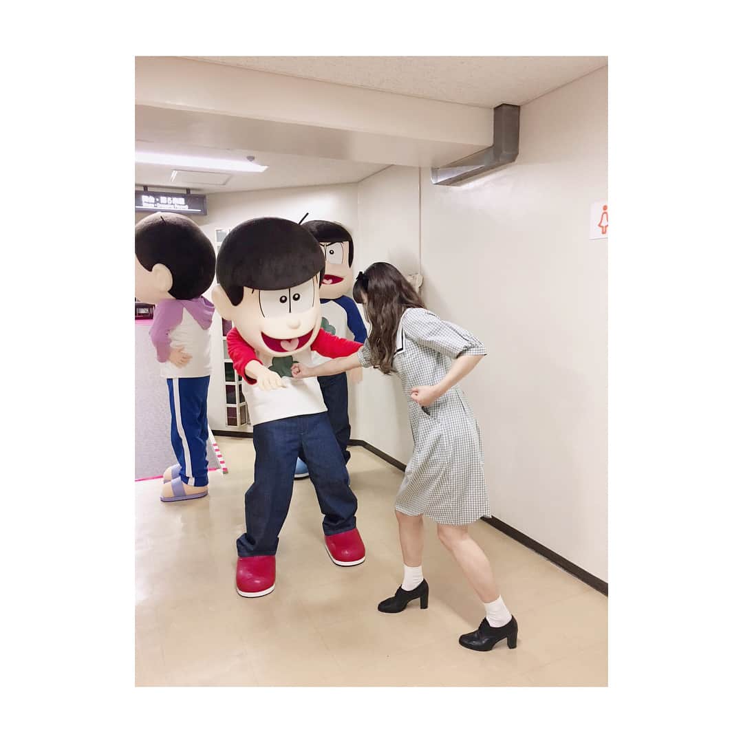 遠藤綾さんのインスタグラム写真 遠藤綾instagram まだ放送されていないところやまだ見てない方もいらっしゃるかと思いますが 記念すべき第一話がちゃんと放送されました 次回からもよろしくお願いします おそ松さん おそ松さん二期 10月3日 15時25分