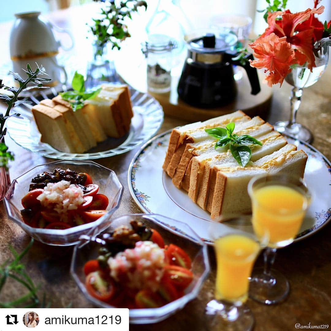 キャナ株式会社さんのインスタグラム写真 - (キャナ株式会社Instagram)「#Repost @amikuma1219 (@get_repost) . @amikuma1219 さんが、チアシードを使って卵サンドを作ってくださいました🌮ふわふわとプチプチの食感が斬新👀ありがとうございます😊 ・・・ ． lunch was sandwich . 今日は朝から久々の  #フラワーアレンジメント 教室💐 . ずっと行けてなかったので、 久々のお花に癒されました🌼 （3枚目にアレンジ載せますね💐💕） . ランチは #卵サンド です🍞🍳 ． 卵サンドには @canasuperfood さんの #スーパーフード "まるごとチアシード"を 入れてみました❤️ . ありそうでなかった、チアシード入り 卵サンド、プチプチとした触感に ハマりそうです💗 . そしてそして、 ちびちゃんの離乳食も順調デス👶 たくさん食べて元気一杯🎶🎶 . つかまらず5秒ほど立てるように なりましたー🐾🐾💗 頑張れちびちゃん❣️❣️❣️ . 今日は家族でゆっくり過ごします👀👌 . . . 🌼－－－－－－－－－－－－－－🌼 9月30日までに @canasuperfood さん をフォローすると、抽選で30名様に "オーガニックスーパーフード バラエティパック"プレゼント🎶 🌼－－－－－－－－－－－－－－🌼 . . . . #canasuperfood#まるごとスーパーフード#1回分スーパーフード#チアシード#花のある幸せごはん#おうちカフェ#ふたりごはん#テーブルコーディネート#テーブルコーデ#料理好きな人と繋がりたい . . . . .」10月7日 10時57分 - canasuperfood