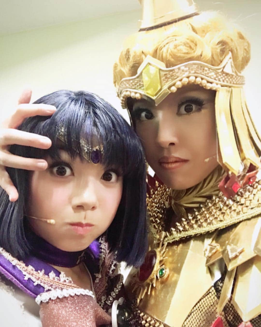 五十鈴ココのインスタグラム：「未来サターンちゃん 努力家で いつも ニコニコ笑顔で 陰にまみれたギャラクシアは 楽屋で癒されてました」