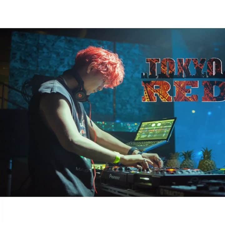 YOU-TAのインスタグラム：「‪先日のELE TOKYOでのDJの映像公開されました✨🤙 . 是非見てみてください🙇🙌 . ‪My DJ play at "ELE TOKYO"‬ film by @basa83___ . . #DJ #ELETOKYO # TOKYO #play #introduction #movie #edm #trap #djiglobal #djlife #party #club #followme #l4l #music #love」
