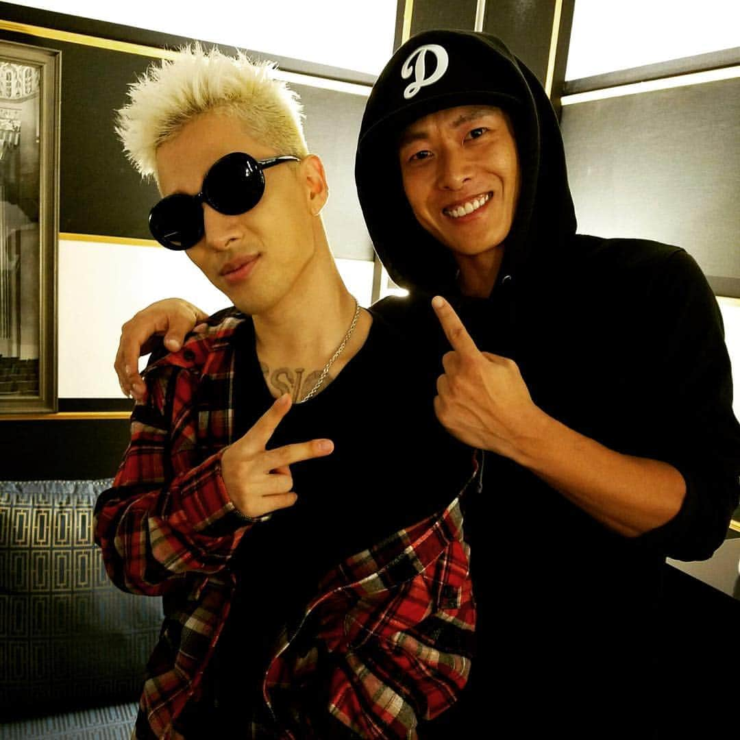 DANNY さんのインスタグラム写真 - (DANNY Instagram)「영배 fam🙏 태양 fan🙌  #whitenightworldtour #taeyang」9月14日 10時52分 - dannyim