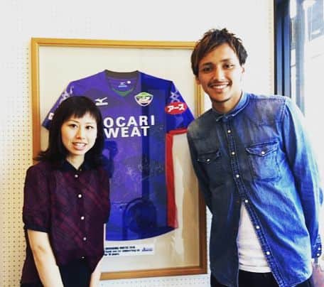 大崎玲央のインスタグラム：「はじめてのラジオ収録楽しかったです🤙🏽ありがとうございました！今週は久しぶりのホームゲーム！イベントも盛りだくさんなので、是非ポカリスエットスタジアムにお越しください！勝ってみんなで勝利を分かち合いましょう！！ #bfm791 #エフエムびざん #徳島ヴォルティス #tokushimavortis  #wearevortis  #jリーグ  #jleague」