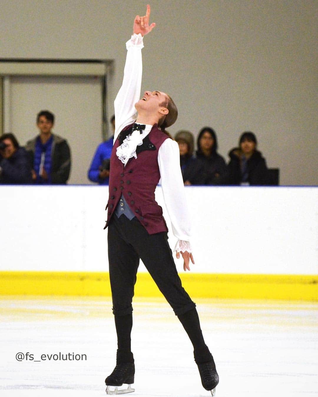 ジェイソン・ブラウンのインスタグラム：「“The plan is to fan this spark into a flame.” - @hamiltonmusical 今日、ショートプログラムでした！#LombardiaTrophy 🇮🇹🇺🇸」