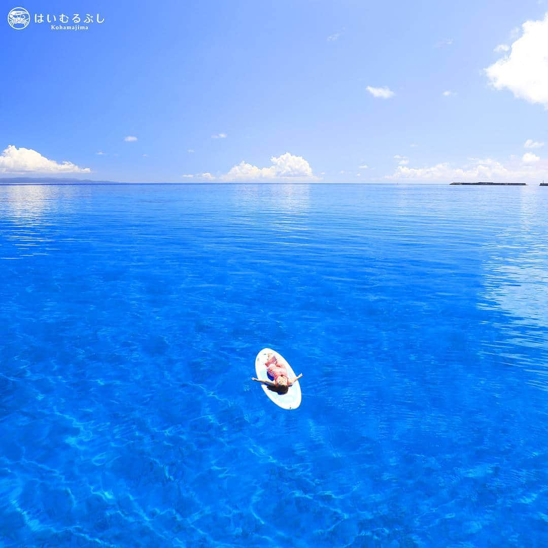 HAIMURUBUSHI はいむるぶしさんのインスタグラム写真 - (HAIMURUBUSHI はいむるぶしInstagram)「夏の晴れた日の波照間島。波照間ブルーと呼ばれる美しい海でフォトジェニックなシーンを撮影。#沖縄 #波照間島 #八重山諸島 #スタンドアップパドルボード  #フォトジェニック #小浜島 #リゾート #はいむるぶし #okinawa #haterumajima #yaeyamaislands  #SUP #photogenic #kohamajima #resorts #haimurubushi @minefuyu_yamashita.okinawa」9月15日 15時10分 - haimurubushi_resorts