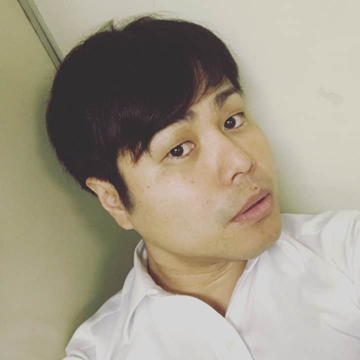 井上裕介さんのインスタグラム写真 - (井上裕介Instagram)「Abemaの番組で、インスタがダサい芸能人、一位になりました。 まさかの、すごいメンバーを抑えての一位。 これからも、インスタ頑張ります。  #自撮り #ナルシスト #どうだ #イケメンだろ #ダサさの極み」9月15日 15時26分 - nonyusuke