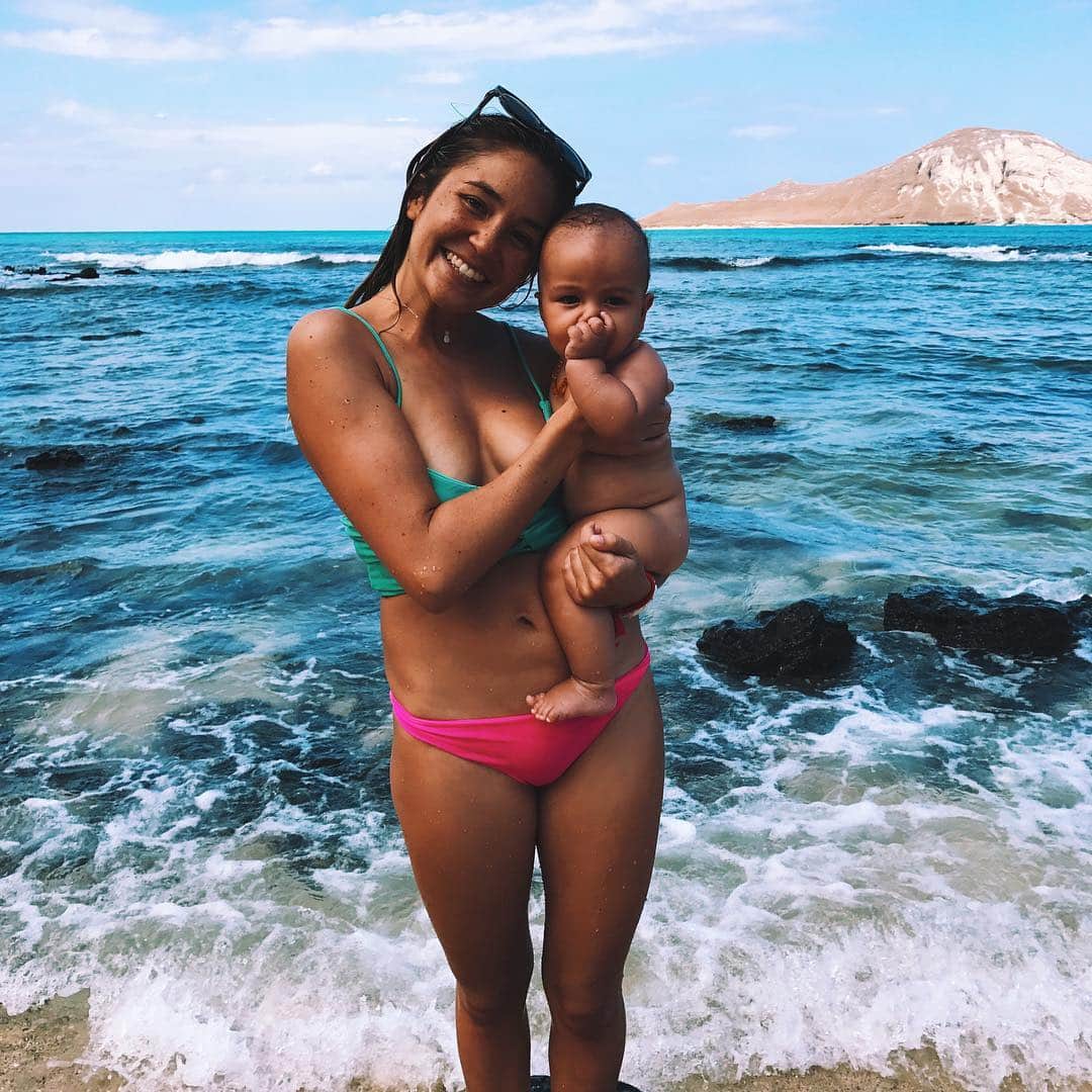 アリッサ ウーテンのインスタグラム：「Dipping with My Noa 💕」