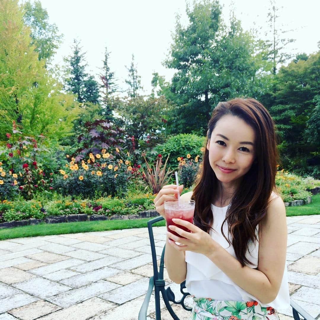 宮崎宣子さんのインスタグラム写真 - (宮崎宣子Instagram)「ハーブソーダ🌿は本当に美味しいんです🍹 美味しいハーブドリンクをプロデュースしたい❗️ 苦い、不味いイメージを変えたい😊  #カフェ #長野県 #ハーブソーダ #ハーブドリンク #身体に良くて美味しい #一石二鳥 #癒し旅 #旅好き #宮﨑宣子 #宮崎宣子 #デコ広め #蚊に刺されまくり」9月15日 17時31分 - miyazaki_nobuko