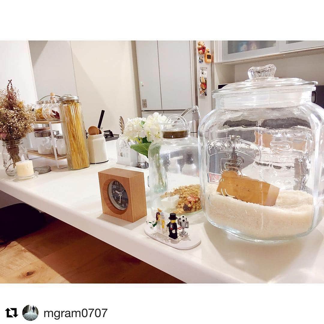 のインスタグラム：「@mgram0707 さんのシャーメゾンのお部屋。 #repost #シャーメゾン #積水ハウス #実例 #インテリア #スタイリング #おしゃれ #キッチン #キッチンカウンター #キッチンインテリア #simple #styling #interiordesign #relax #kitchen #シャーメゾンのお部屋を投稿しよう」