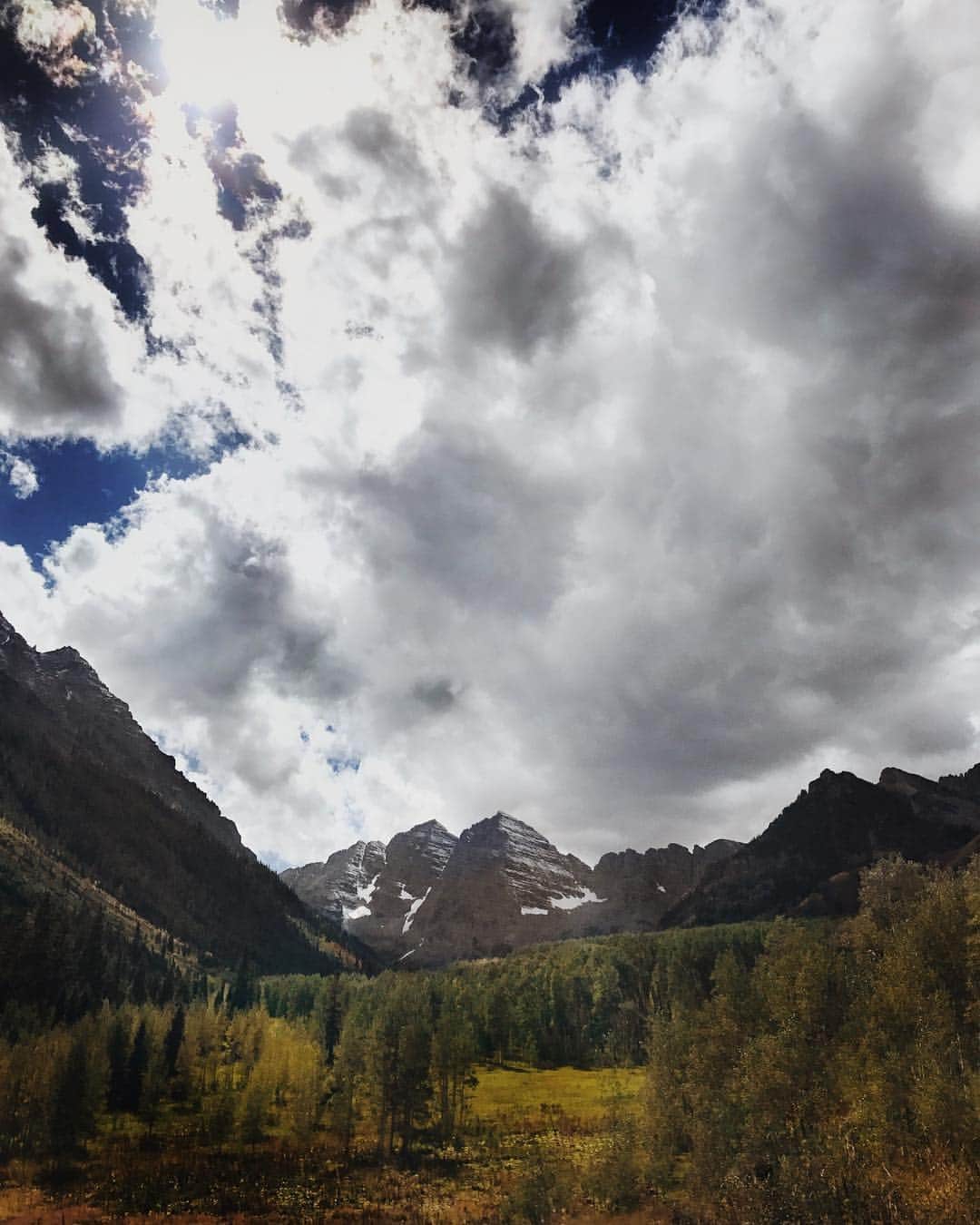ケビン・シストロムのインスタグラム：「Maroon Bells 🔔」