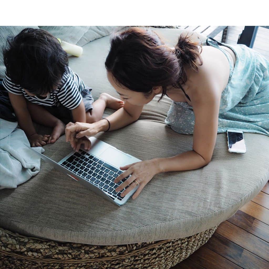 神崎恵さんのインスタグラム写真 - (神崎恵Instagram)「お仕事は、おチビの寝てる間に💤💤💤が正解」9月16日 11時38分 - megumi_kanzaki