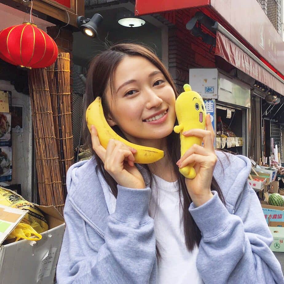 大野いとさんのインスタグラム写真 - (大野いとInstagram)「テレビ東京さんのマスコットキャラクターこと、ナナナ❗️と、バナナ🍌撮影現場にたくさんのバナナの差し入れがありました。 #ナナナ#新宿セブン」9月16日 11時56分 - ohno_ito