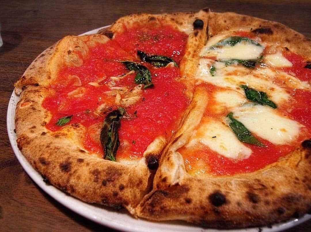 キッチンスターター のインスタグラム：「. 京都ナポリピッツァ隊 . 烏丸御池　「Pizzeria Solono」大野　亮 . お客様に焼きたて熱々の美味しいピザを。 . 本場ナポリと同じく炭窯を積んだピッツァ専用のキッチンカーを購入したい。 . 皆様のご支援をお待ちしております。 . #クラウドレストラン #クラウドファンディング  #京都ナポリピッツァ隊 #京都  #烏丸御池 #solono #東山 #dayuki #七条 #Mercato #イタリア #イタリアン #ピザ  #ナポリ #本場 #炭窯 #キッチンカー #専用」