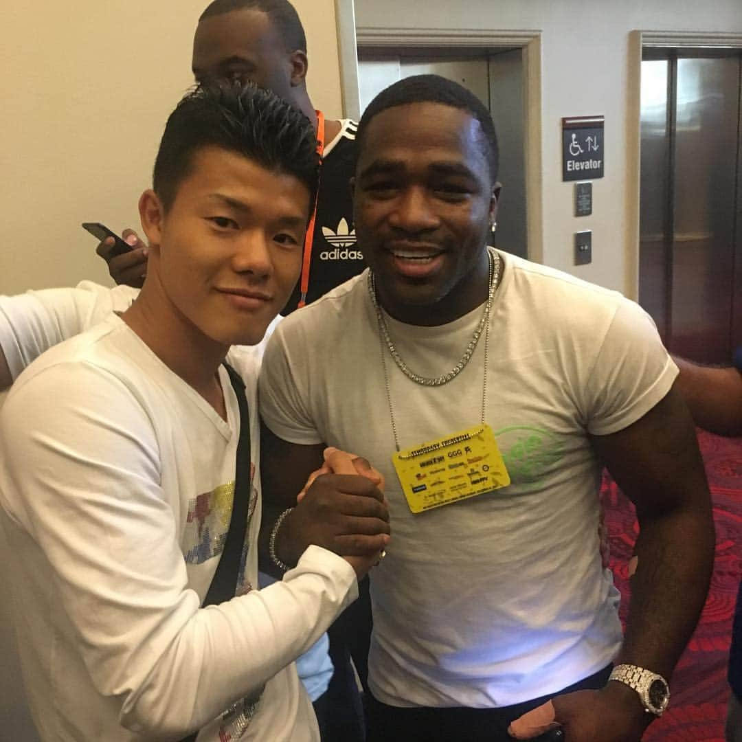 亀田和毅さんのインスタグラム写真 - (亀田和毅Instagram)「a pleasure to meet you @adrienbroner  Thanks my friend!  #broner #good #meet #you #my #friend #mgm #mgmgrand #boxeo #box #tomoki #kameda」9月16日 14時37分 - tomokikameda