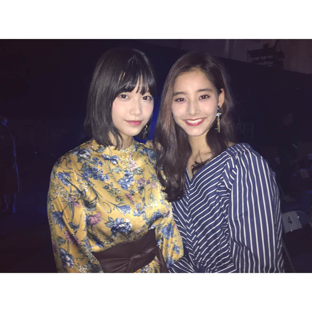 新木優子さんのインスタグラム写真 - (新木優子Instagram)「りっちゃんと♡ この間、欅坂のライブに行けず😢 でも今日見れました‼︎ りっちゃん可愛いかった〜よ〜☺️ このあとステージの方に見に行ったよ♪ メッセージが沢山詰まった曲はどれも素敵でパフォーマンスもすごかったな〜☺️ #りっちゃん #欅坂46」9月17日 3時17分 - yuuuuukko_