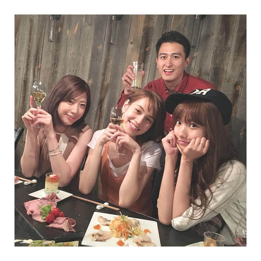 天海あかりのインスタグラム：「今日はいつものみんなで飲み会でした🎈 仕事の話もいっぱい✨ ・ #みなさんは #3連休 #どうしてますか #😽 ・ #Folllowme #saturdayswag #summer #fashion #love #cute #food #instalike #instafood #アパレル #プレス #PR #飲み #🍺 ・ ・ ・ #🎬 #奥田民生になりたいボーイと出会う男すべて狂わせるガール #民生ボーイ #狂わせガール ・ #反応 #ドキドキ #しちゃいます #💗」