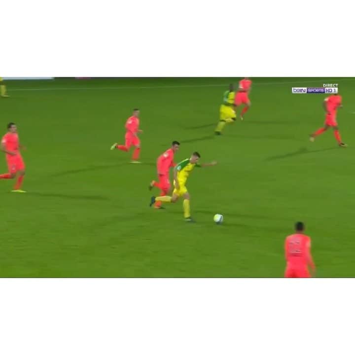 アンドレイ・ジロットのインスタグラム：「Glória a Deus pelo meu primeiro gol com a camisa do @fcnantes ,muito feliz em poder contribuir para uma grande vitória, parabéns a todos... Seguimos fortes 👊🏼⚽🔰➕3⃣🇫🇷 #alleznantes #ligue1conforama #adidas」