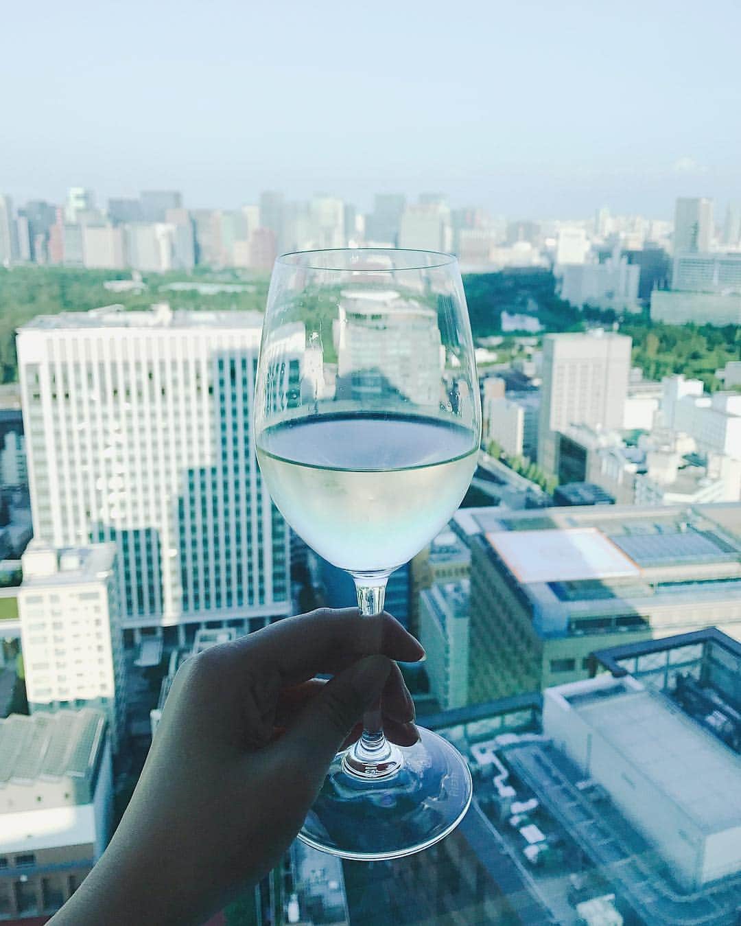 高咲里音のインスタグラム：「. 野菜を大量購入してワイン　女子会」