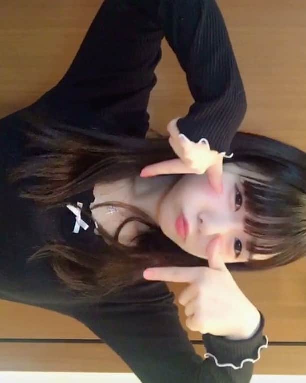 愛須心亜のインスタグラム：「#tiktok  あしたはやいよ～～😢おやすみなさいっ❤️」