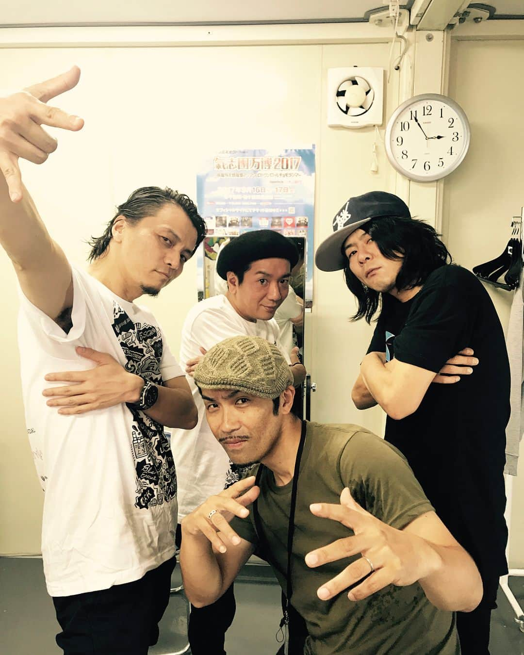 KREVAさんのインスタグラム写真 - (KREVAInstagram)「ブログ更新しました http://lineblog.me/kreva/  #kickthecancrew  #氣志團万博  #氣志團万博2017  #bboy #bboykatsu」9月18日 9時35分 - kreva_drk_dj908