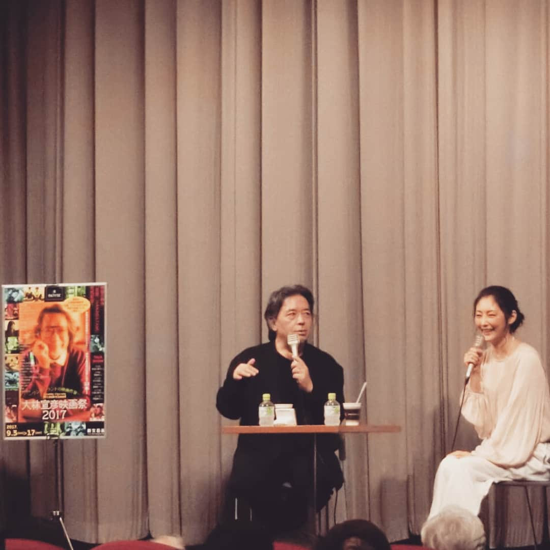 常盤貴子さんのインスタグラム写真 - (常盤貴子Instagram)「大林宣彦監督映画祭！ 野のなななのか上映後。 トークショーしました。  たくさんの大林映画ファンの皆さんと一緒に「野のなななのか」を観ることができたの、本当に幸せでした😭💦 企画をしてくださった樋口さん、上映をしてくださった新文芸坐さん、本当にありがとうございました✨  久しぶりに観た「野のなななのか」 「放っておかないで」  時間がたって、なお、この言葉が胸に突き刺さった。監督がよくおっしゃっているピカソのゲルニカの話しを実感。 まさに、映画だから、こんなにも強い言葉として心に響くんだなぁ。」9月18日 10時10分 - takakotokiwa_official