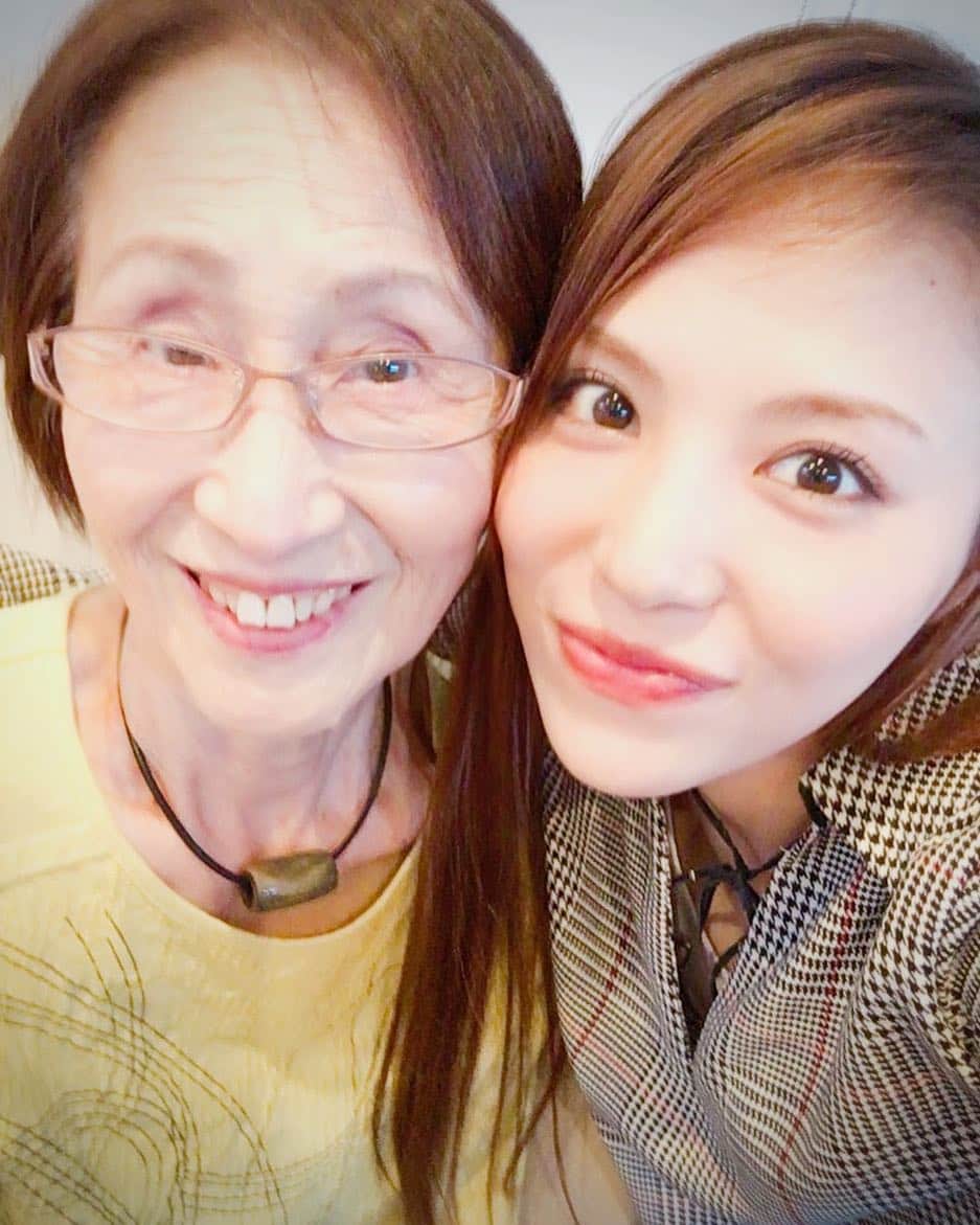 のインスタグラム：「敬老の日♡. グラン（おばあちゃん）いつもありがとうございます🙌🏻✨ #敬老の日 #伝えよう #そして私の大切な子のお誕生日🎂」