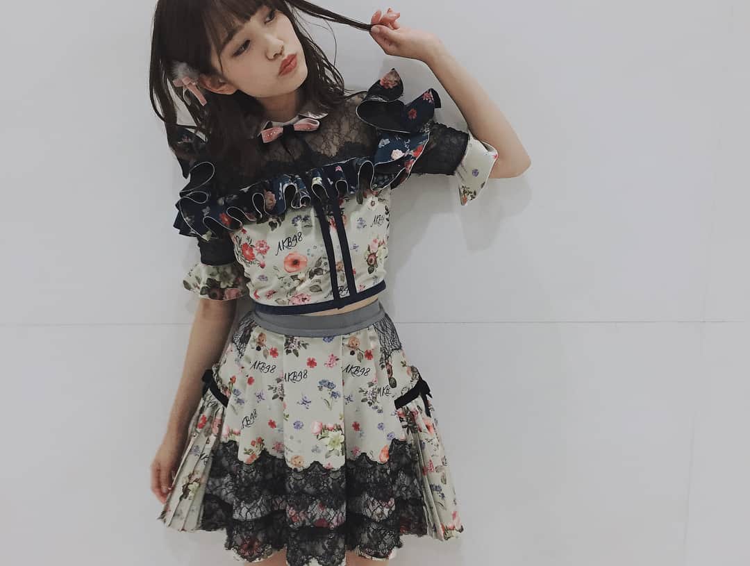 加藤玲奈のインスタグラム：「💙💙 #Mステ #AKB48 #衣装可愛い  #加藤玲奈 #れなっち #かとれな #もはや最近かとれなの方が呼ばれる」