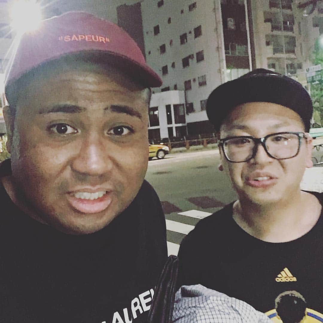 アントニーのインスタグラム：「ピカチュウのiPhoneケースにROLEXの時計といえばトレンディエンジェルたかしさんです  #トレンディエンジェル たかしさん #ROLEX #ピカチュウ #SAPEur」
