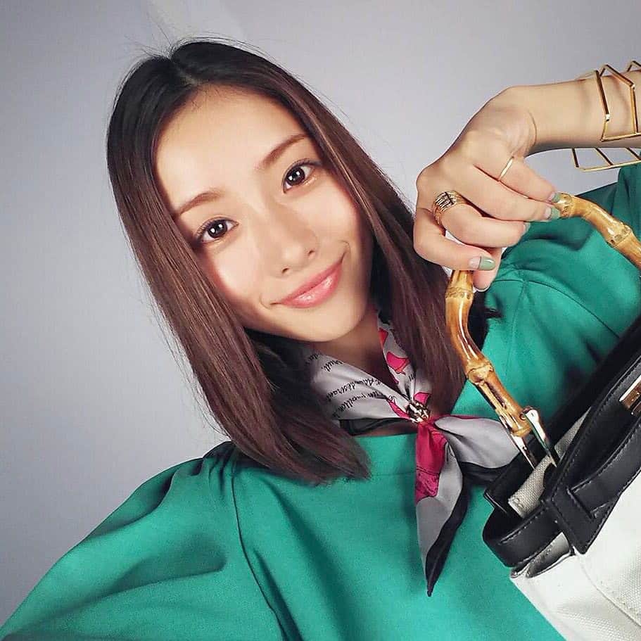 地味にスゴイ！ 校閲ガール・河野悦子のインスタグラム：「「可愛い」がキッカケでドラマを見てくださった方々が、明日の放送後に色んな事を感じてくれたら嬉しいです。今回は「夢＝天職？自分の本当にやりたい事は何？」そんな事を脚本家さんや監督、石原さんとたくさん話しながら作りました。いよいよ明日夜9時です✨✨✨ #地味スゴDX #校閲ガール #石原さとみ」