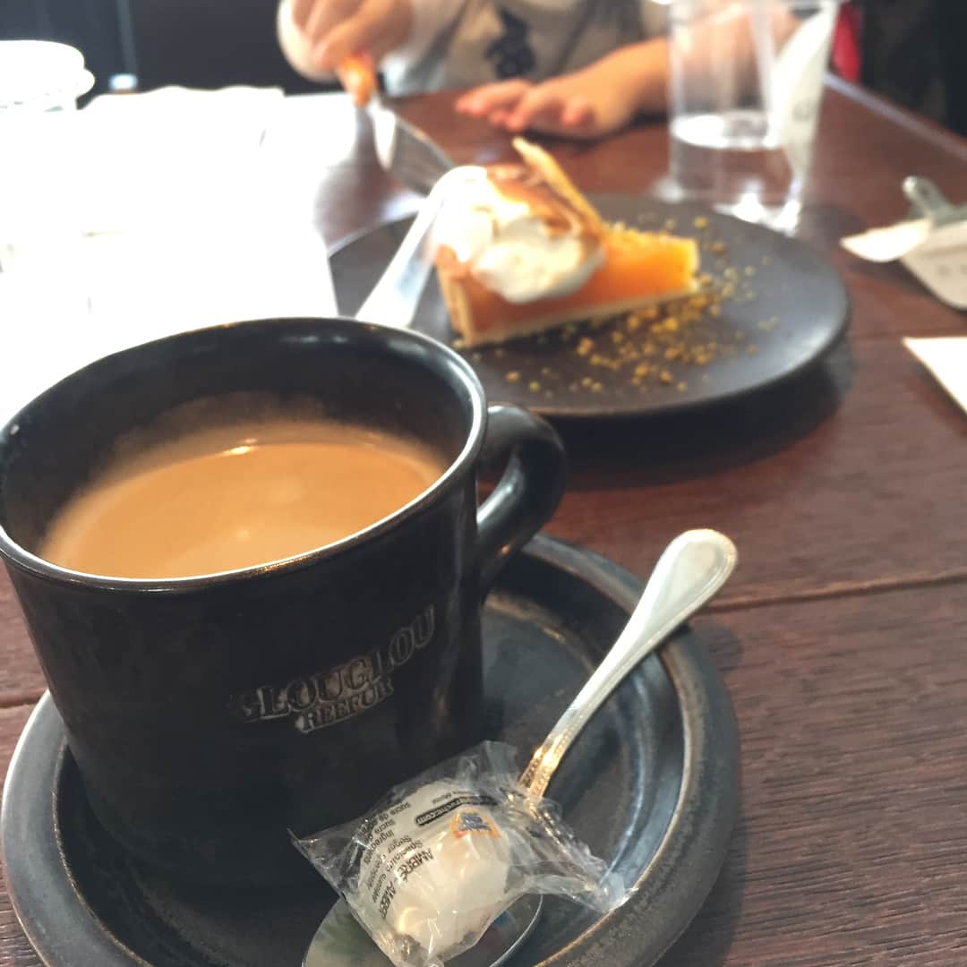 中岡由佳さんのインスタグラム写真 - (中岡由佳Instagram)「#glougloureefur でレモンケーキ コーヒーも美味しい♡」9月19日 15時51分 - yuka_nakaoka