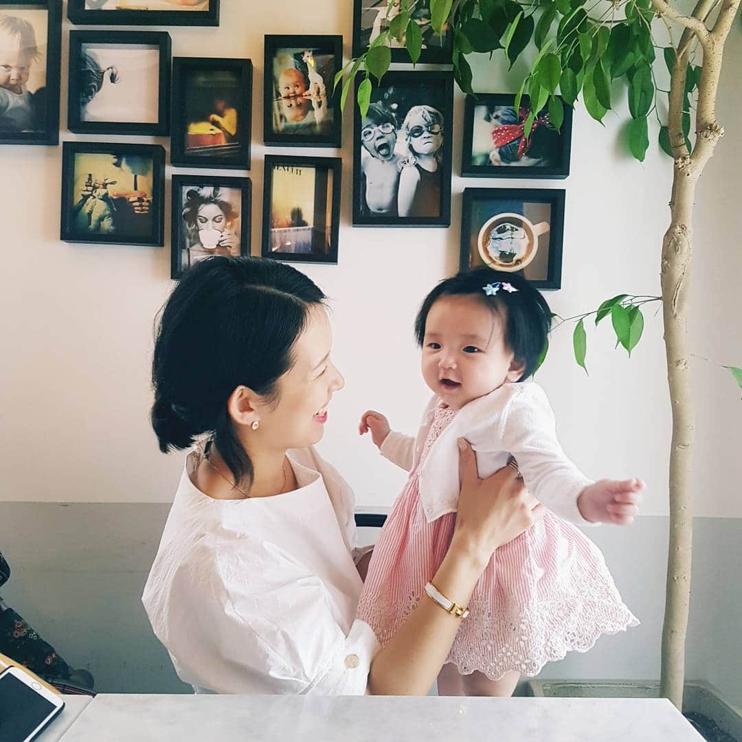 チャ・イェリョンさんのインスタグラム写真 - (チャ・イェリョンInstagram)「내사랑들...♡천사 나은이 아 예뻐....💋💕 언니가 있는 행복!!고마워..♡」9月19日 16時27分 - chayeryun